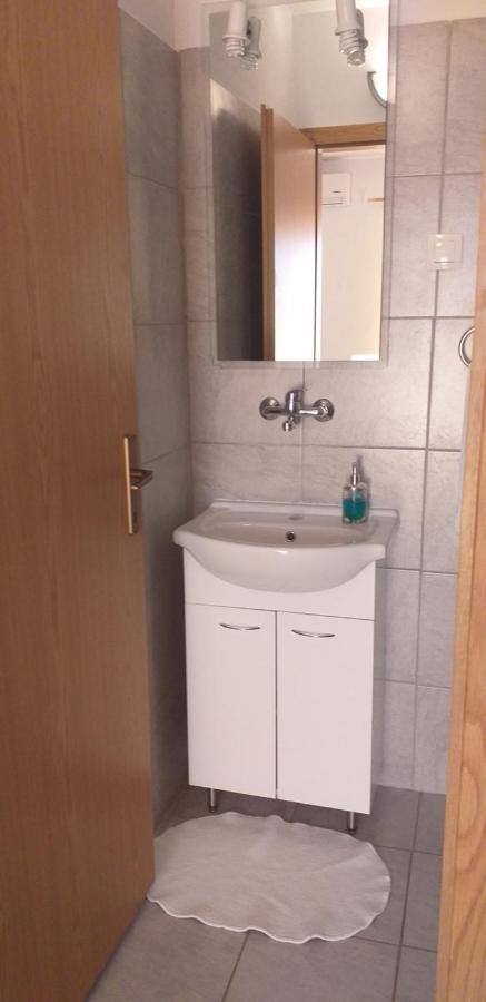 Relax in Črni Kal 2 Apartment Bagian luar foto