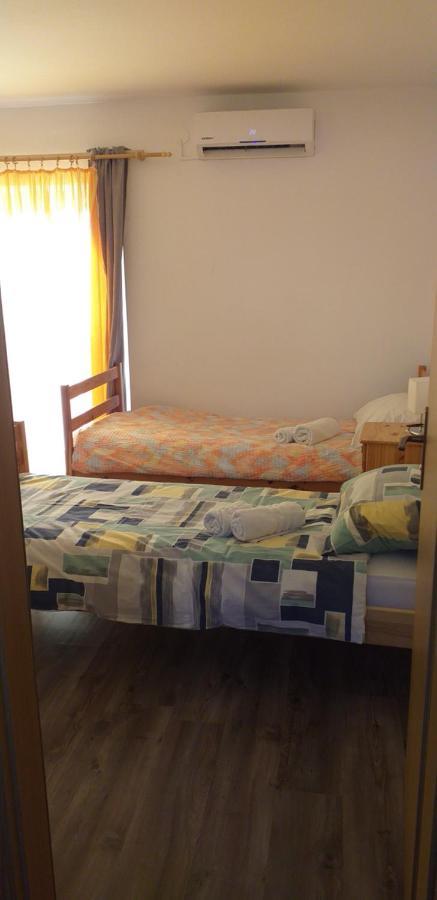 Relax in Črni Kal 2 Apartment Bagian luar foto